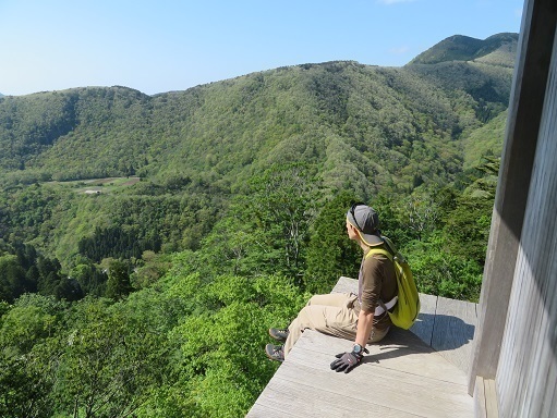 三徳山投入堂 クサリ坂を登るとこんな素晴らしい展望が.jpg