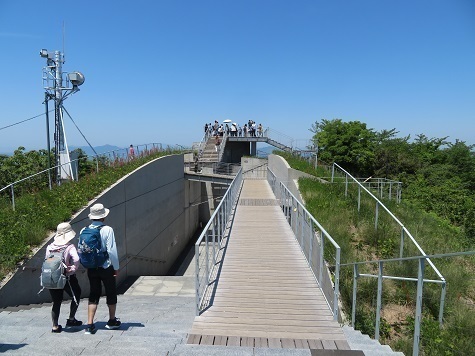 亀老山 とてもキレイな展望台です.jpg