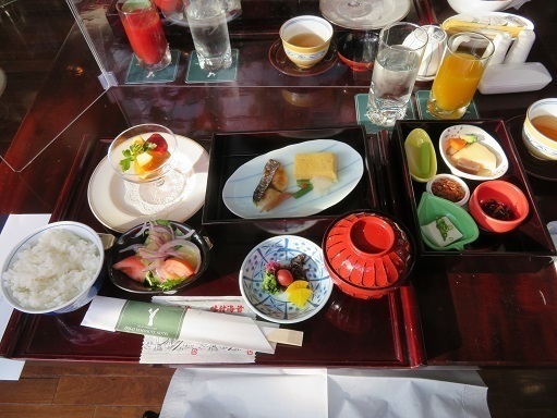 道後温泉 宿へ戻って朝食を頂く.jpg