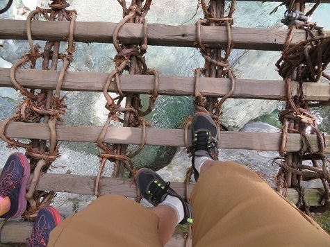 道後温泉 揺れるがたいしたことは無い.jpg