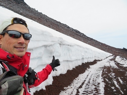 富士山 スゴイ雪の壁ブロ.jpg