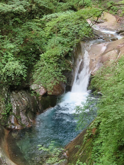 西沢渓谷 貞泉の滝.jpg