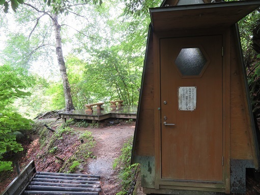 西沢渓谷 急に大雨になってさらには雷も.jpg