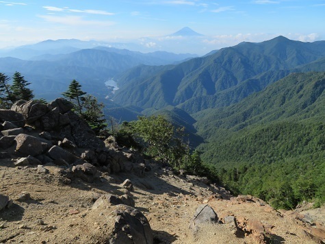 甲武信29 展望台まで来た 富士山~ん.jpg