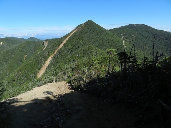 甲武信29 いつもの場所から甲武信ヶ岳~三宝山.jpg