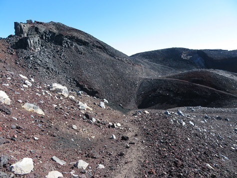 富士山14 15 お鉢をあるいて.jpg