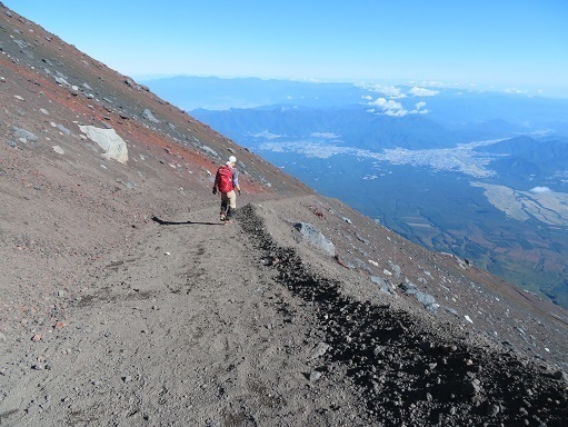 富士山14 15 このルートを通ったのは今から13年前の須走ルートで初登頂した時・・・.jpg