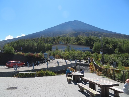 富士山14 15 さて、もう一度登り返すぜっ.jpg