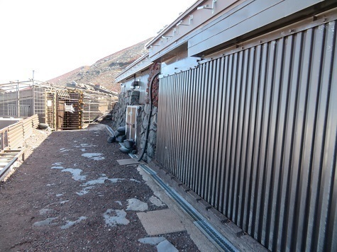 富士山14 15 この後zenithは睡眠不足の為山小屋ごとに仮眠につく・・・.jpg