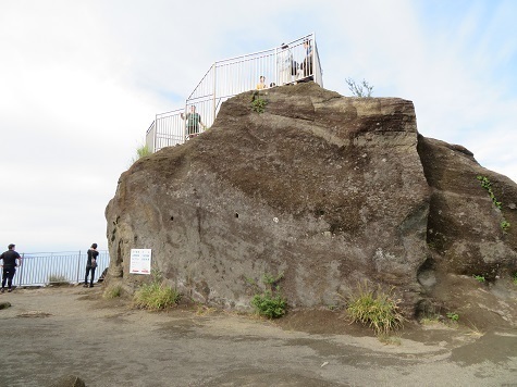 鋸山by千葉 人工物でなければココが最高地点かな?.jpg