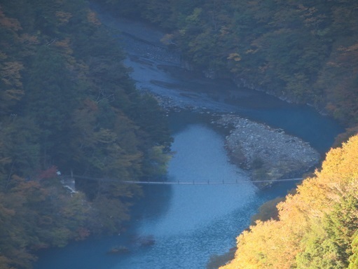 風不入 しばらく渡れそうもない夢の吊り橋・・・.jpg
