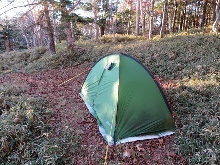 風不入 鹿の土俵場 テント場.jpg