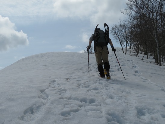 ネコブ山 結局スノーシューは錘でした.jpg