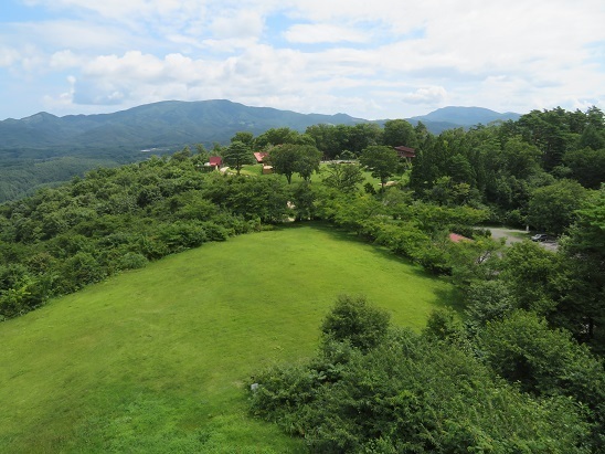 不習岳 階上岳が見える.jpg
