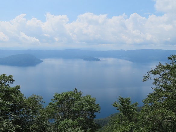 十和田 十和田湖を望む.jpg
