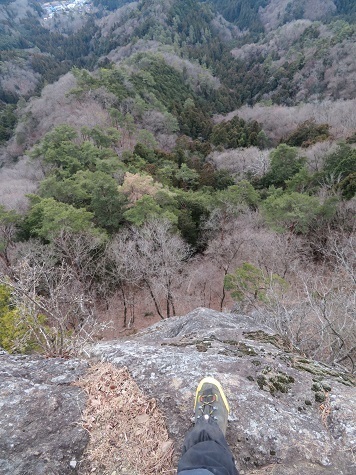 升形花咲御前山 御前山も切り立ったピークなんですねぇ.jpg