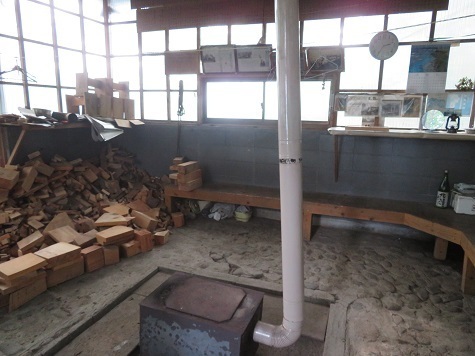 名久井 ちゃんとした小屋ですね.jpg