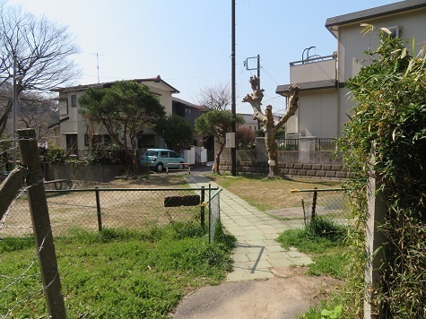 天園~三浦富士 無事住宅街に出た.jpg