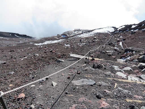 富士山17 雲も沸いてきたし下山します.jpg