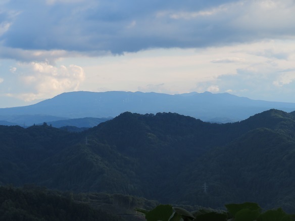 折爪岳 七時雨山.jpg