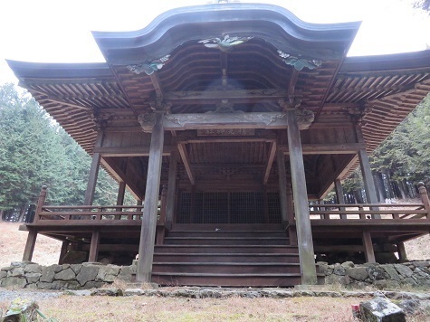 旭山(山梨)奥宮に到着.jpg