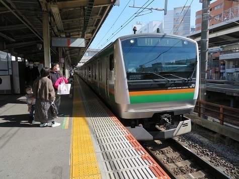 曽我梅林 電車 東海道線.jpg