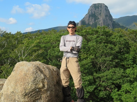 縫道石 with縫道石山.jpg