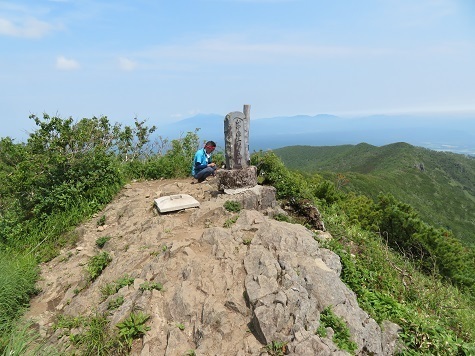 藻琴山 山頂には一組 地元の方が.jpg