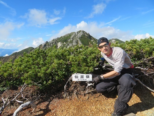 越百駒 仙涯嶺標識.jpg