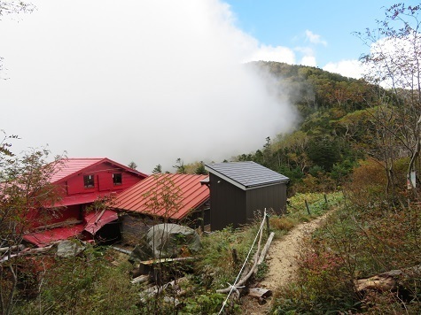 越百駒 越百小屋到着.jpg