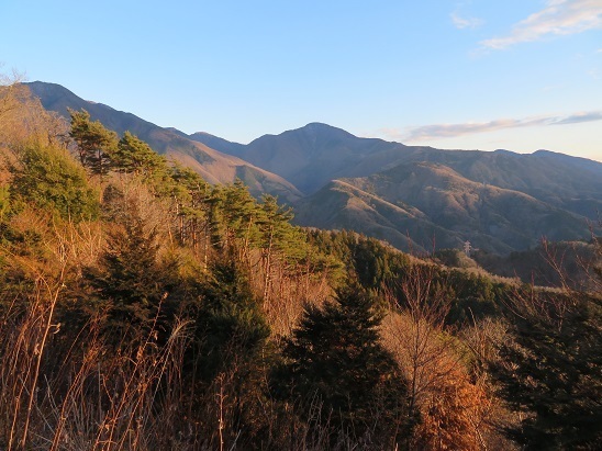 醍醐山 五老峰方面の景色.jpg
