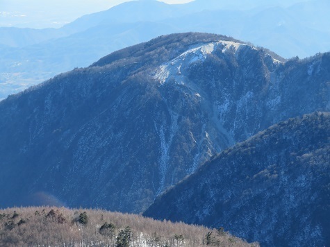 雨乞岳 向かいの日向山.jpg