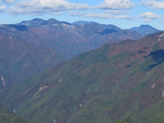 高根山住常光寺 深南部の山々.jpg