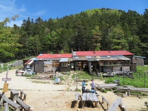 鳳凰17 南御室小屋.jpg