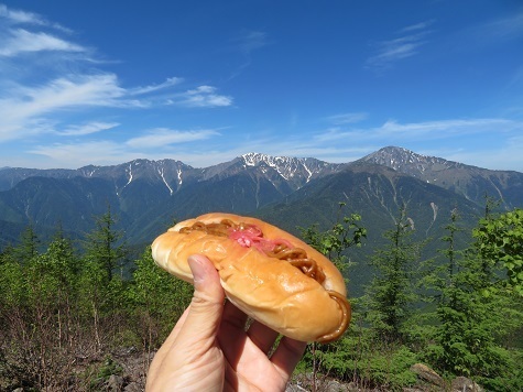 鳳凰17 焼そばパン.jpg