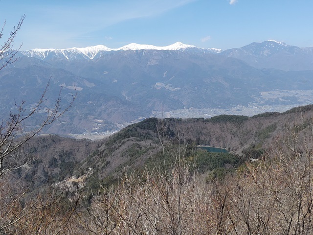 パノラマ台~蛾岳 四尾連湖と甲斐駒~白峰三山.jpg